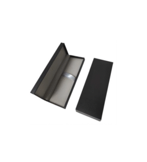 Estuche de cuerina para lapicero. Medidas: 17.3*6.5*3 cm